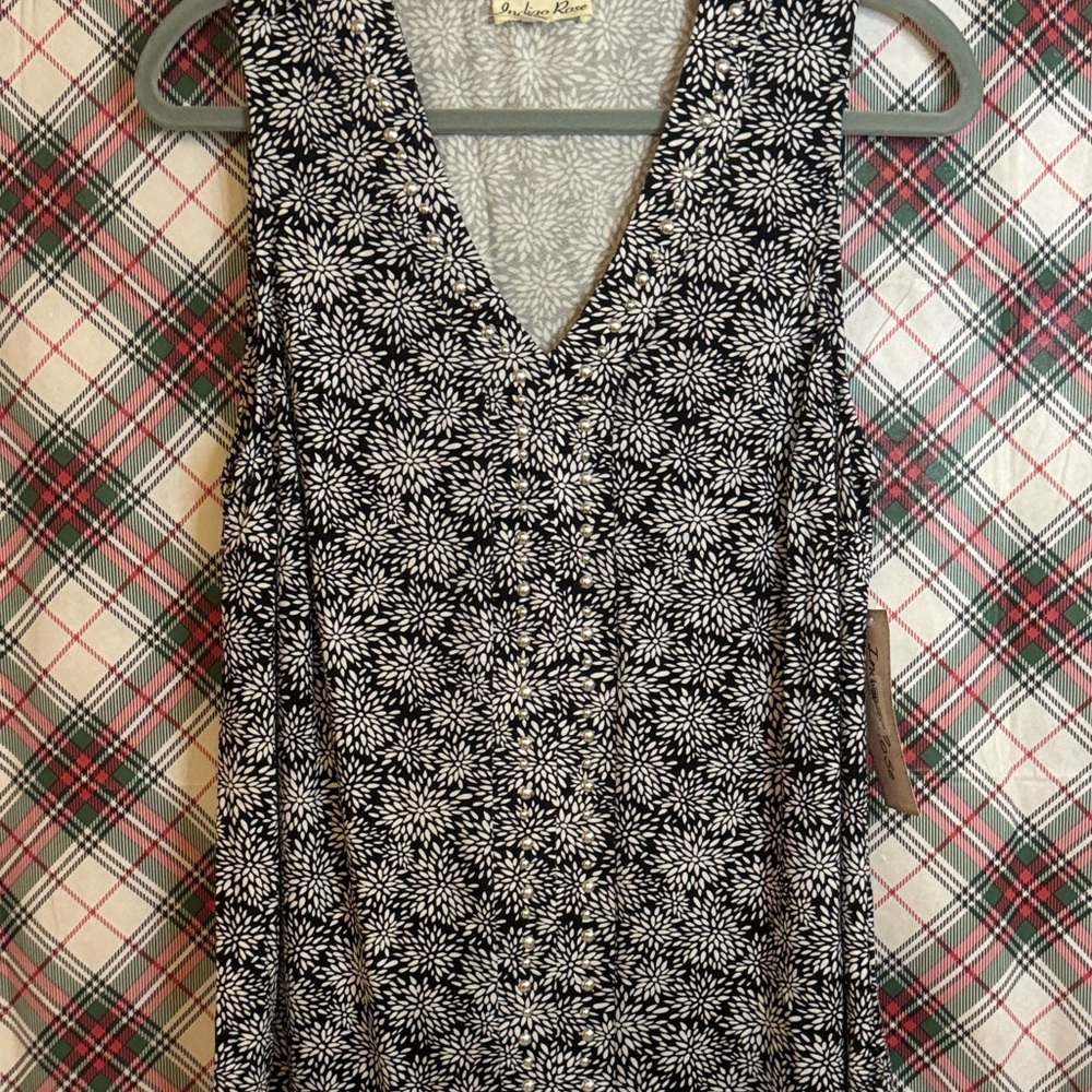 Croft & Barrow Black and White Floral Tank Top